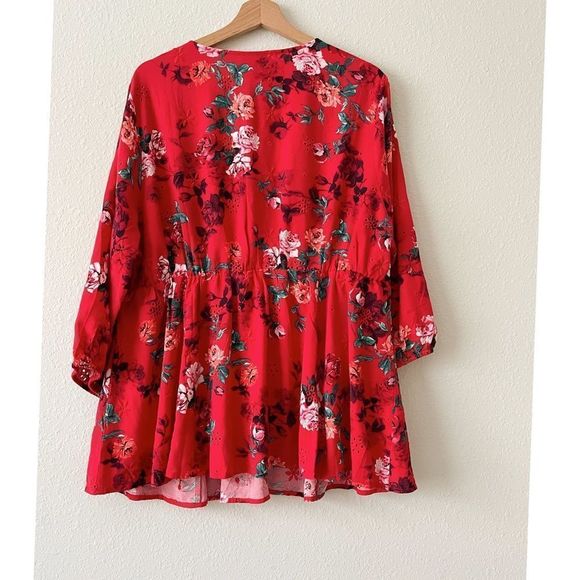 Torrid Red  V-neck Floral Baby Doll Blouse/ NWT size 3 - Picture 4 of 11